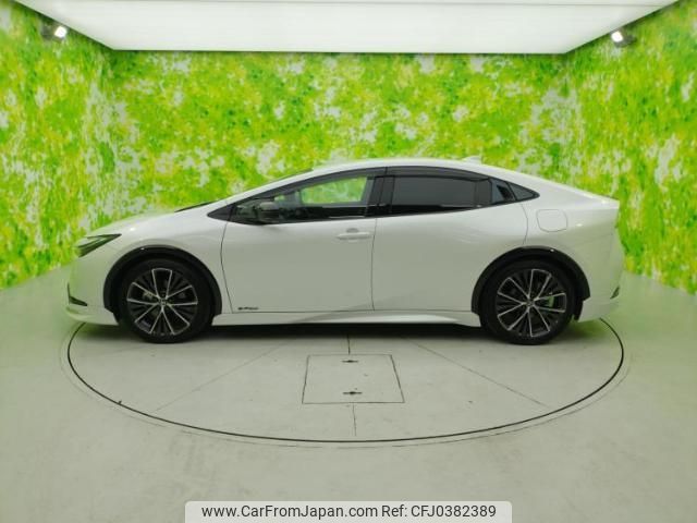 toyota prius 2023 quick_quick_MXWH65_MXWH65-4002254 image 2