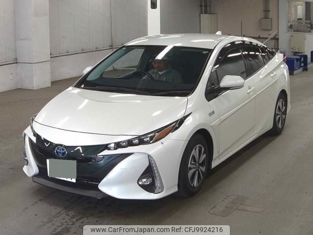 toyota prius-phv 2019 quick_quick_DLA-ZVW52_ZVW52-3100690 image 1