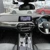 bmw 5-series 2018 -BMW--BMW 5 Series DBA-JL20--WBAJL32010G635792---BMW--BMW 5 Series DBA-JL20--WBAJL32010G635792- image 16