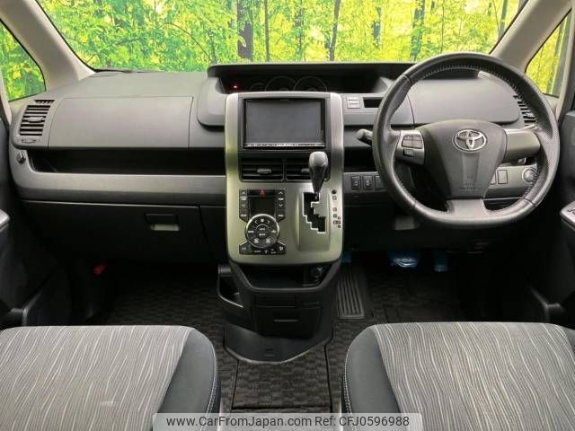 toyota voxy 2012 -TOYOTA--Voxy DBA-ZRR70W--ZRR70-0526589---TOYOTA--Voxy DBA-ZRR70W--ZRR70-0526589- image 2