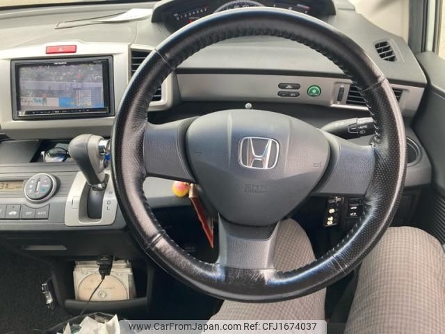 honda freed 2011 CFJ1674037 image 2