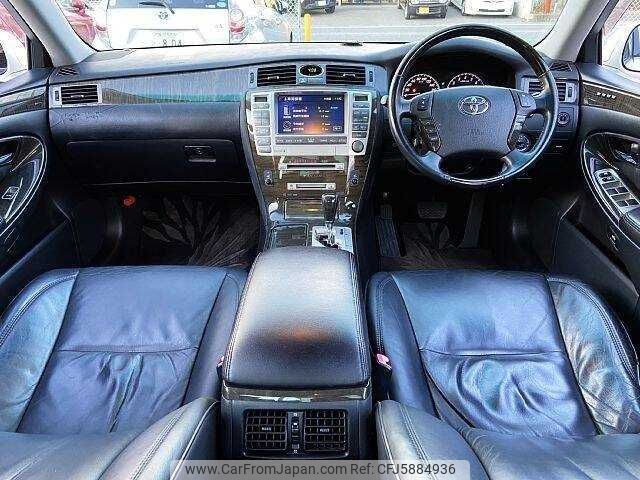 toyota crown-majesta 2005 504928-880478 image 1