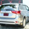 mitsubishi outlander-phev 2015 quick_quick_GG2W_GG2W-0303521 image 17