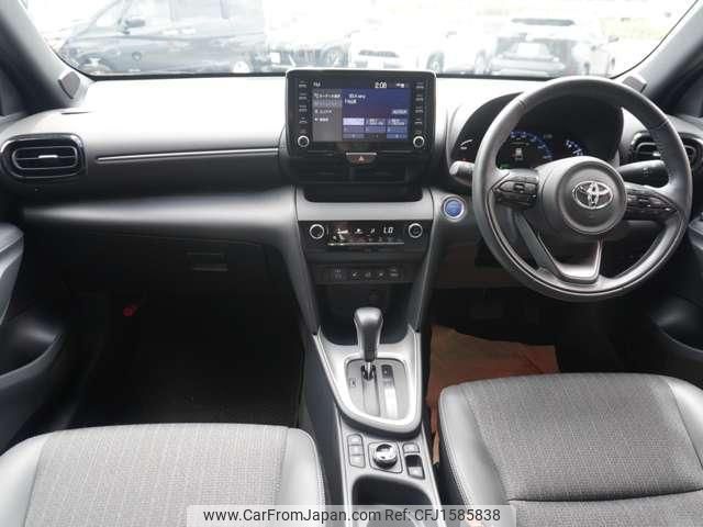 toyota yaris-cross 2023 CFJ1585838 image 2