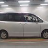 toyota noah 2009 CFJ1748670 image 4