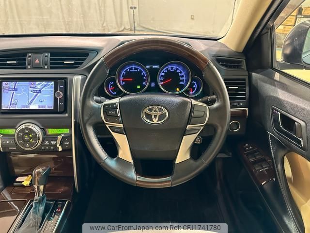 toyota mark-x 2013 CFJ1741780 image 2