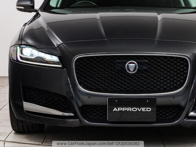 jaguar xf 2016 GOO_JP_965024120900207980001 image 2