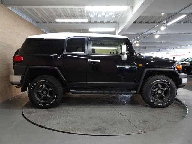 toyota fj-cruiser 2015 2455216-33276 image 2