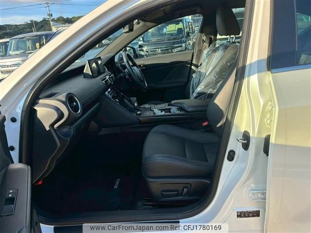 lexus is 2022 CFJ1780169 image 2