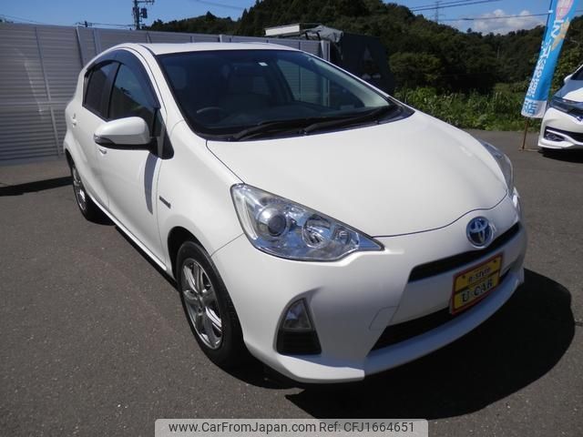 toyota aqua 2012 CFJ1664651 image 1