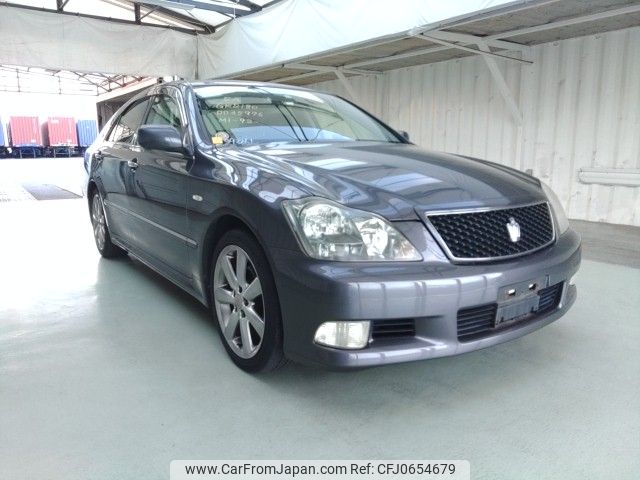 toyota crown 2005 ENHANCEAUTO_1_ea293261 image 1