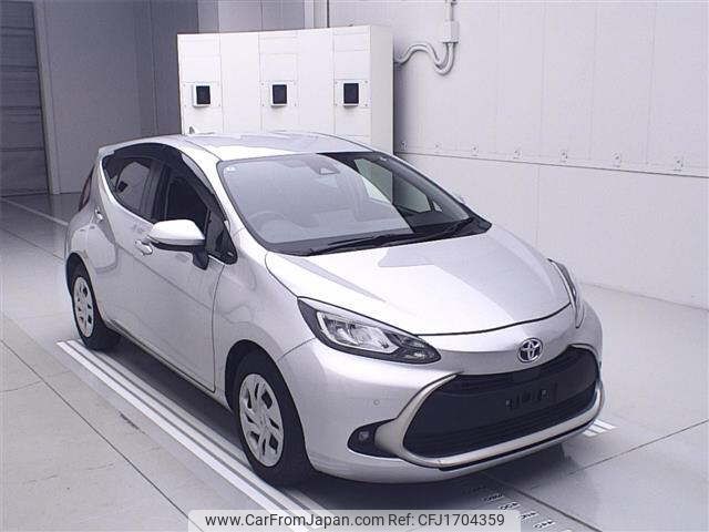 toyota aqua 2022 CFJ1704359 image 1