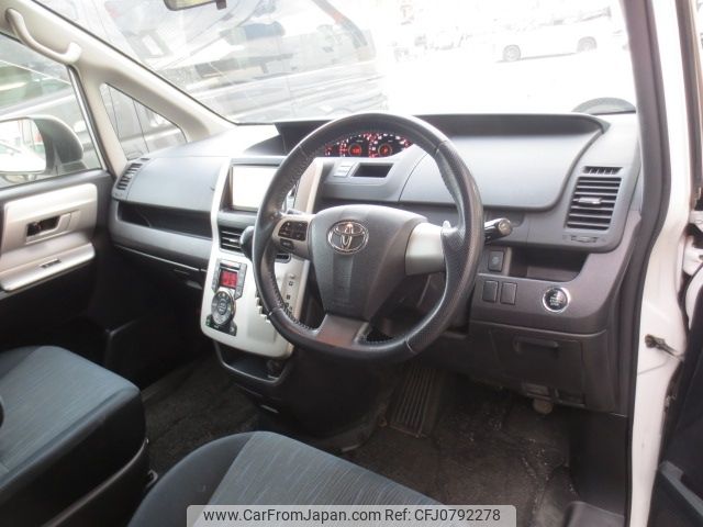 toyota noah 2011 -TOYOTA--Noah DBA-ZRR70W--ZRR70-0418548---TOYOTA--Noah DBA-ZRR70W--ZRR70-0418548- image 2