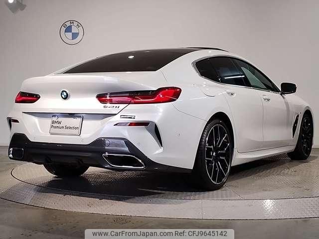 bmw 8-series 2023 quick_quick_3BA-GV30_WBAGV22010CN14573 image 2