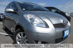 toyota vitz 2009 CFJ1744772