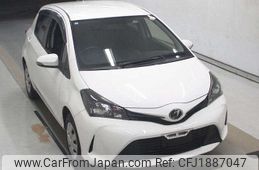 toyota vitz 2017 CFJ1887047