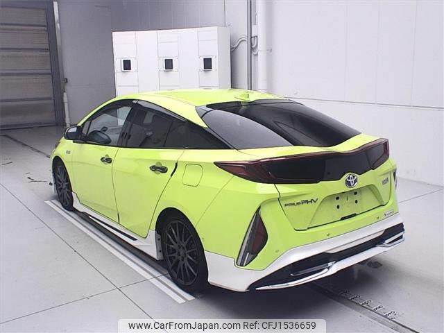 toyota prius-phv 2017 CFJ1536659 image 2