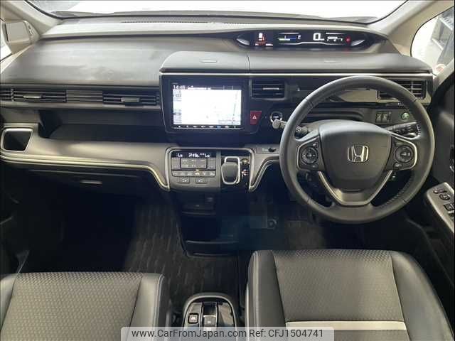 honda stepwagon 2018 CFJ1504741 image 2