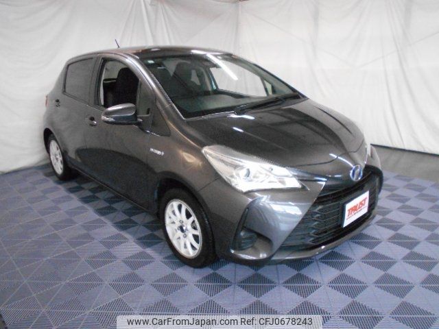 toyota vitz 2017 -TOYOTA 【名変中 】--Vitz NHP130--2003946---TOYOTA 【名変中 】--Vitz NHP130--2003946- image 1