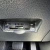 toyota c-hr 2017 58 image 18
