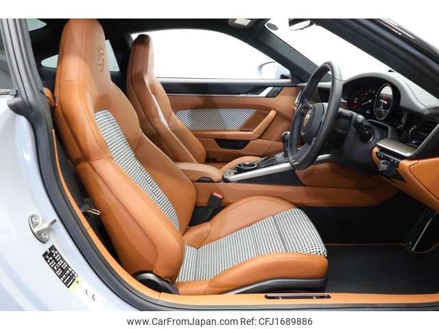 porsche 911 2023 CFJ1689886 image 2