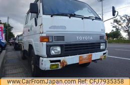 toyota-hiace-truck-1995-10951-car_b747fcf1-78bf-4e9c-83b1-40aa4fad1011