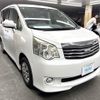 toyota noah 2010 CFJ1827669 image 3