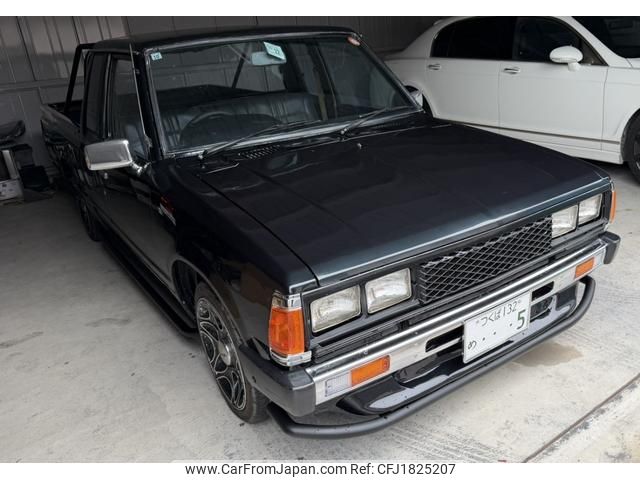 nissan dutsun-truck 1984 CFJ1825207 image 2