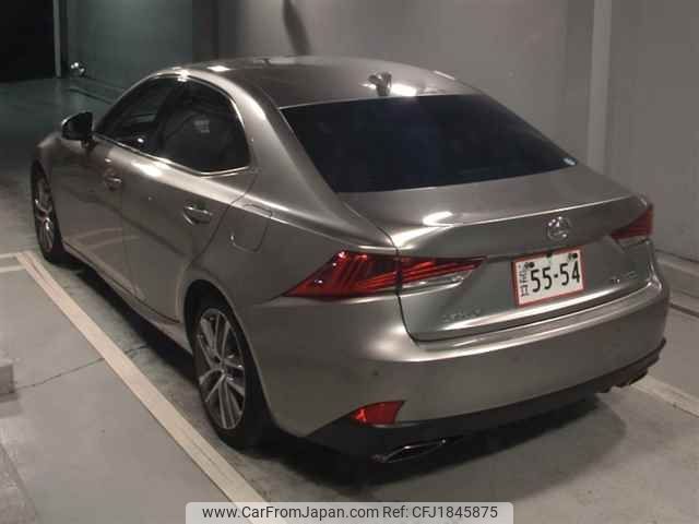 lexus is 2018 CFJ1845875 image 2