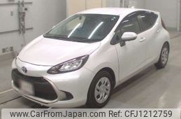 toyota aqua 2022 -TOYOTA--AQUA 6AA-MXPK11--MXPK11-2096800---TOYOTA--AQUA 6AA-MXPK11--MXPK11-2096800-
