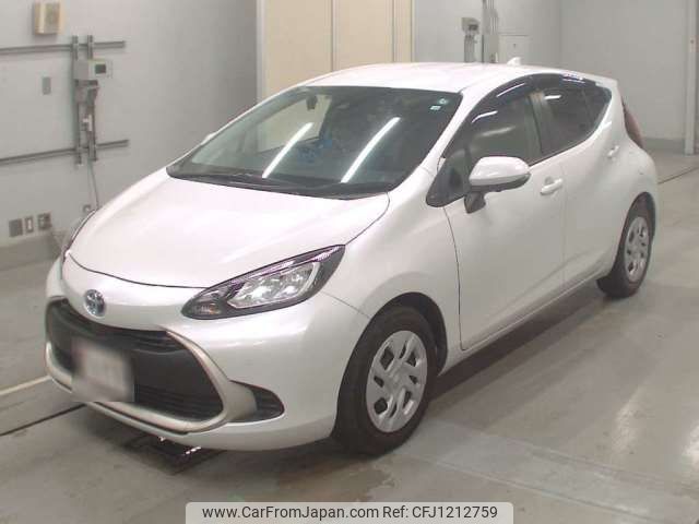 toyota aqua 2022 -TOYOTA--AQUA 6AA-MXPK11--MXPK11-2096800---TOYOTA--AQUA 6AA-MXPK11--MXPK11-2096800- image 1