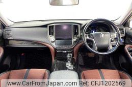 toyota crown 2015 504928-930277