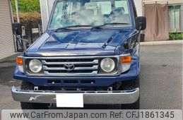 toyota land-cruiser 2004 CFJ1861345
