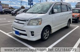 toyota noah 2004 CFJ1844739