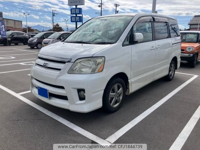 toyota noah 2004 CFJ1844739 image 1