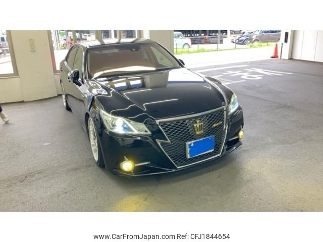 toyota crown 2013 CFJ1844654 image 1