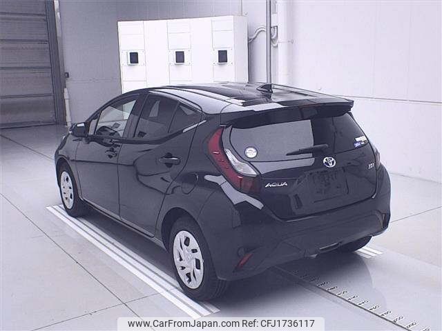 toyota aqua 2022 CFJ1736117 image 2