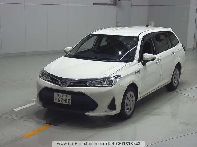 toyota corolla-fielder 2017 CFJ1813743 image 1