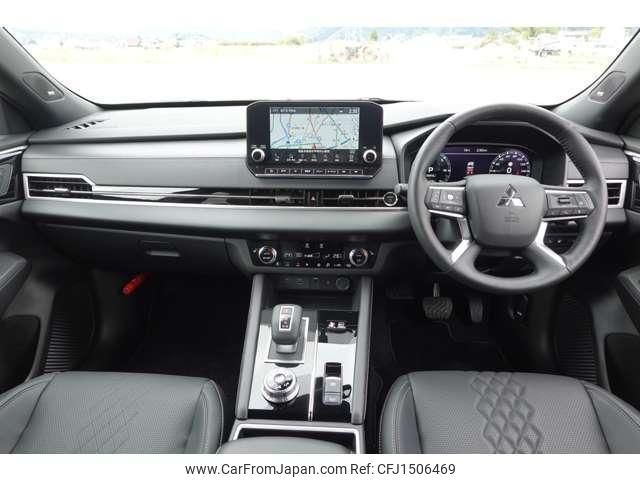 mitsubishi outlander-phev 2024 CFJ1506469 image 2
