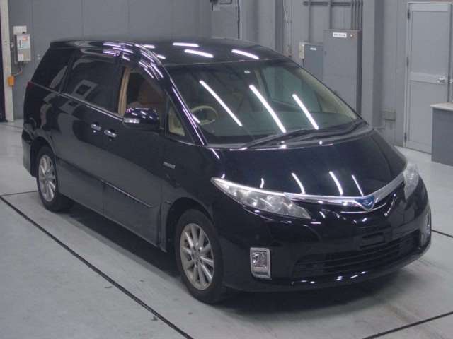 Toyota estima 2013