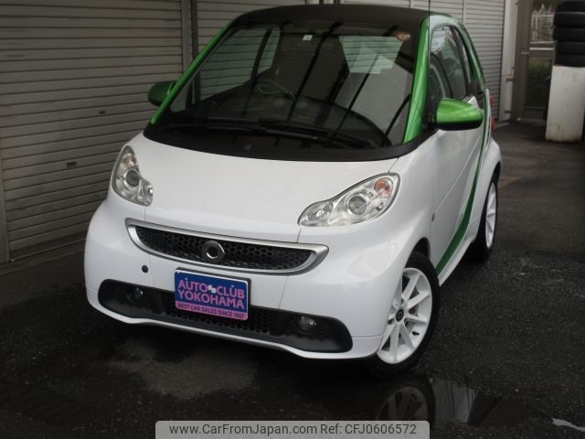 smart fortwo 2014 -SMART--Smart Fortwo ZAA-451390--WME4513902K740081---SMART--Smart Fortwo ZAA-451390--WME4513902K740081- image 1