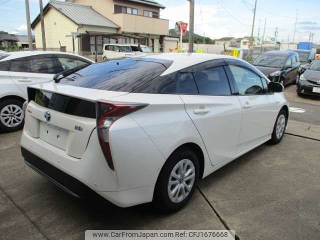 toyota prius 2018 CFJ1676668 image 2