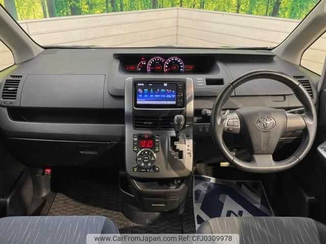 toyota voxy 2012 TE4473 image 1