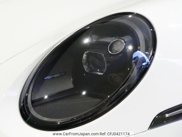 porsche 911 2024 CFJ0421174 image 2