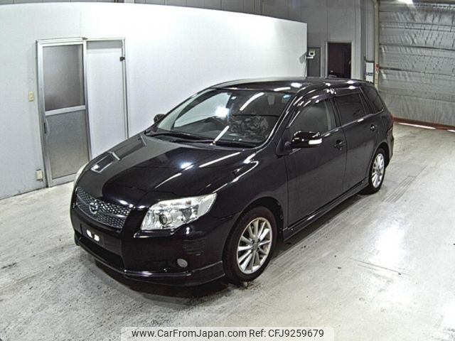 TOYOTA　COROLLA　FIELDER　2台セット 1200px-