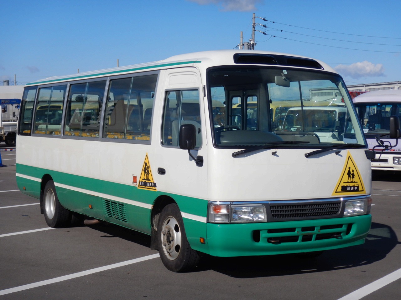car_b81cbc84-ba7b-4815-90e9-