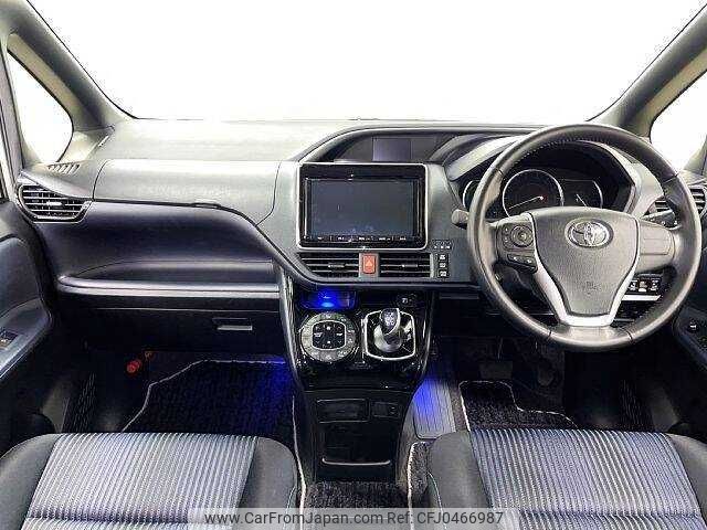 toyota voxy 2017 504928-925930 image 1