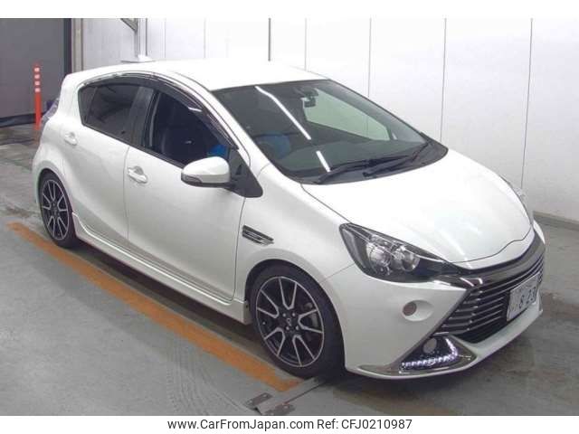 toyota aqua 2014 -TOYOTA 【神戸 540ﾐ 823】--AQUA DAA-NHP10--NHP10-2333621---TOYOTA 【神戸 540ﾐ 823】--AQUA DAA-NHP10--NHP10-2333621- image 1