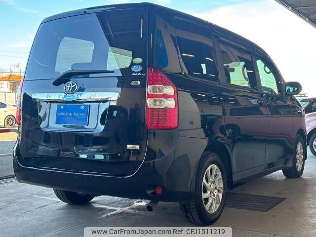 toyota noah 2010 CFJ1511219 image 2