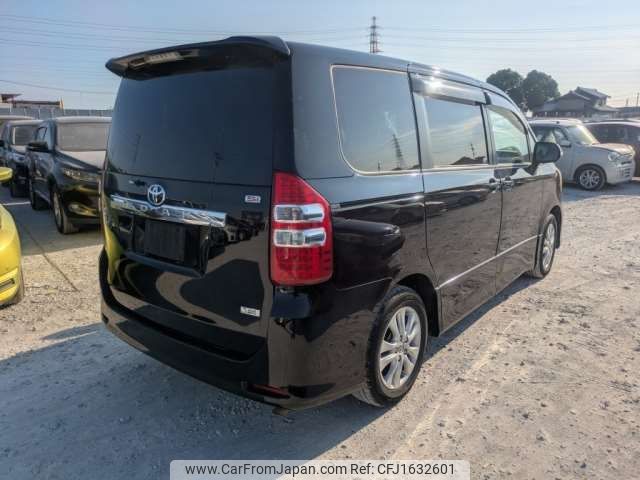 toyota noah 2011 CFJ1632601 image 2